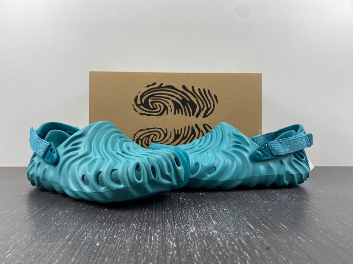 Cr*0*s pollex clog by salehe bembury urchin