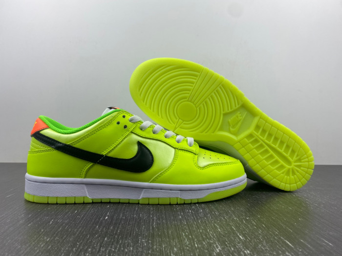 nike dunk low “glow in the dark” fj4610-702