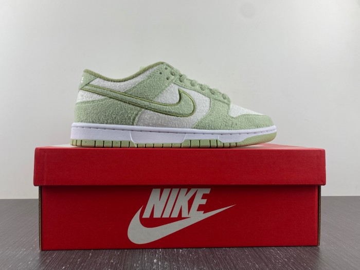 nike dunk low fleece green dq7579-300