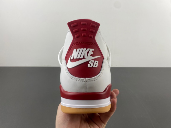 Jordan 4 Retro SB Varsity Red DR5415-106