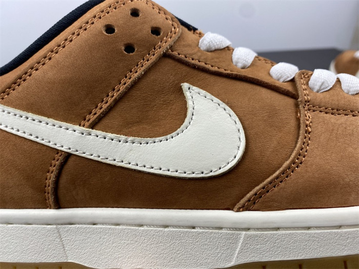 nike sb dunk low pro iso wheat brown white black dh1319-200