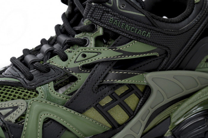 belanciaga Track 2 Sneaker Military Black 568614 W3AE1 2311
