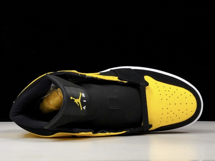 Air Jordan 1 Retro Mid 