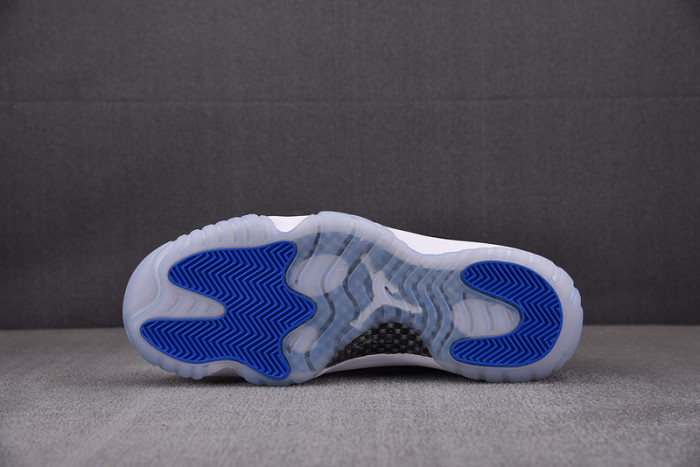 air jordan 11 retro low "space jam" fv5104-004