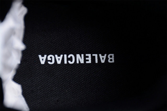 blcg runner sneaker (all black)